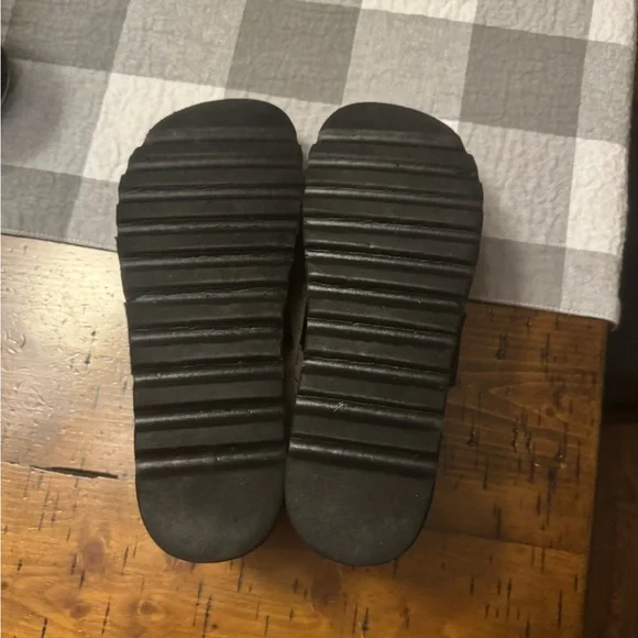 New! Reef Black Slide Platform Sandals - Picture 3 of 7
